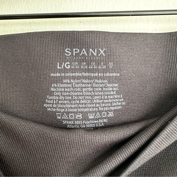 Spanx Look At Me Now Seamless Leggings - Picture 3 of 5